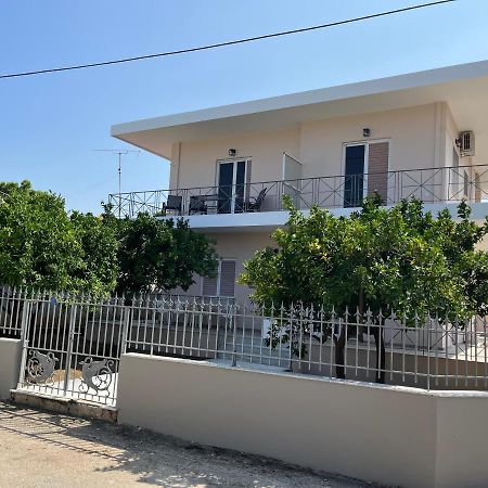 Koulouras Holiday Apartments Nikolaíika 外观 照片
